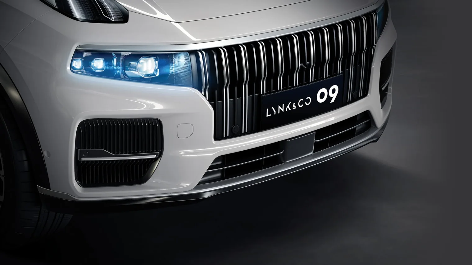 Parrilla frontal del Lynk & Co 09
